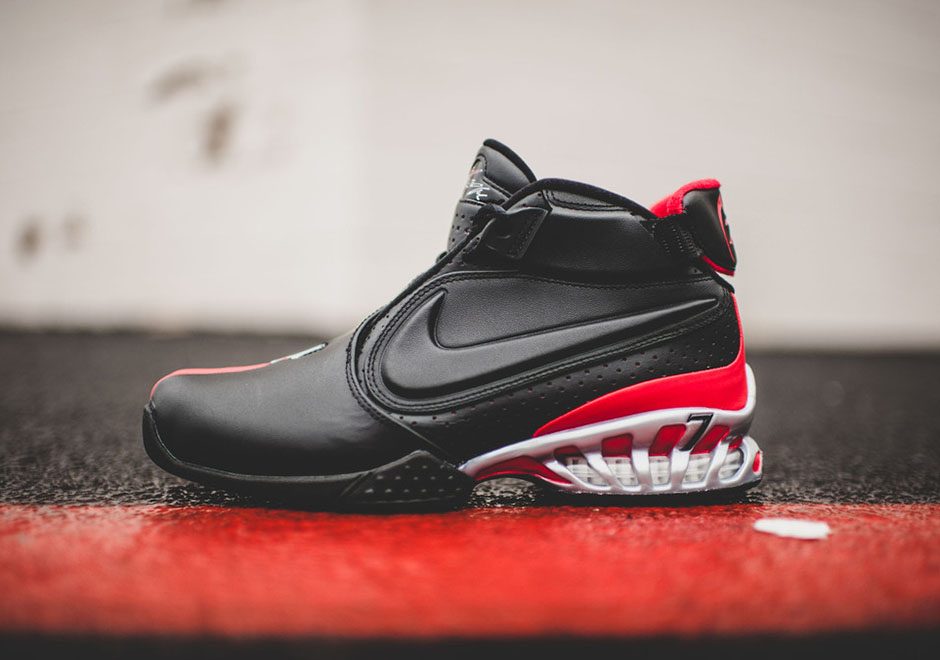 The Nike Zoom Vick II Returns In Original Black Colorway