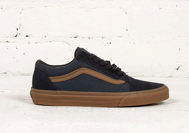 Vans Old Skool Gum Sole Stripe Black 22