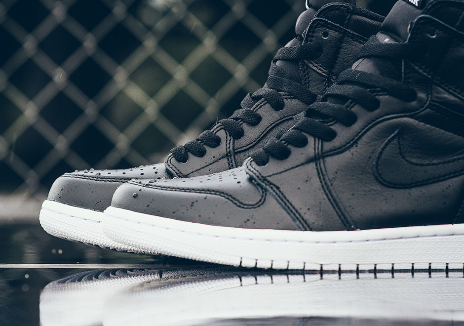 Air Jordan 1 High Cyber Monday Black White 4