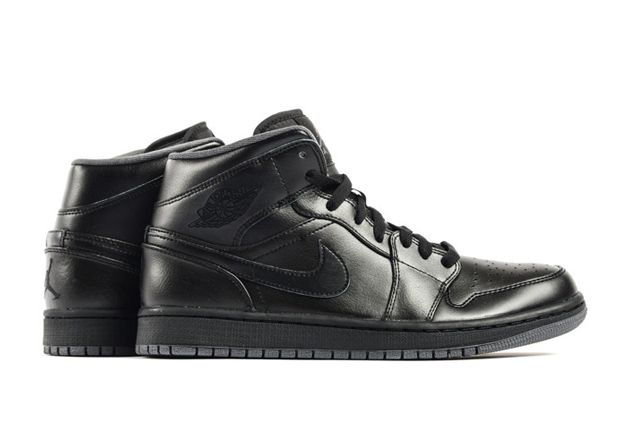 Air Jordan 1 Mid In Black/Grey Hits Stores