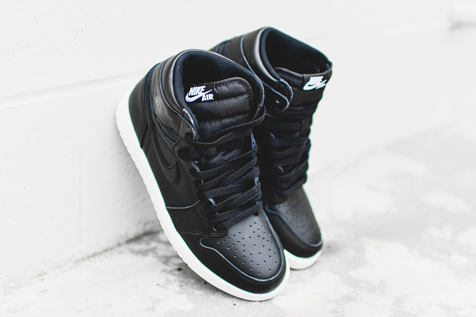 Air Jordan 1 Retro High Og Cyber Monday Black White 03