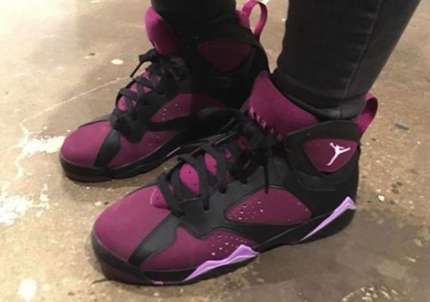 Air Jordan 7 Mulberry 01