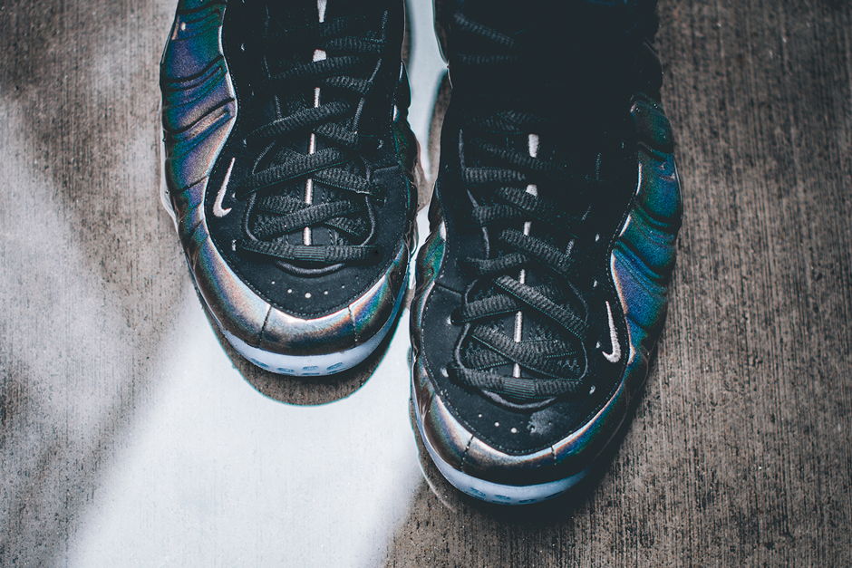 nike-air-foamposite-one-hologram-release-this-weekend-05