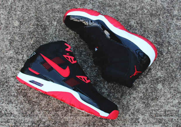 Bo Jackson Goes "Bred" With The Nike Air Trainer SC