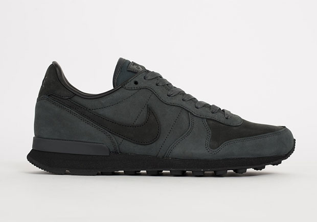 Nike Air Internationalist “Anthracite”