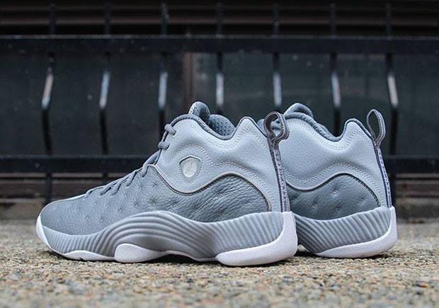 Jordan Jumpman Team 2 Cool Grey 01