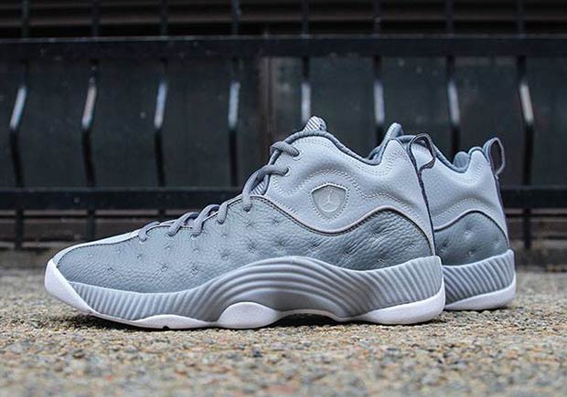 Jordan Jumpman Team 2 Cool Grey 02