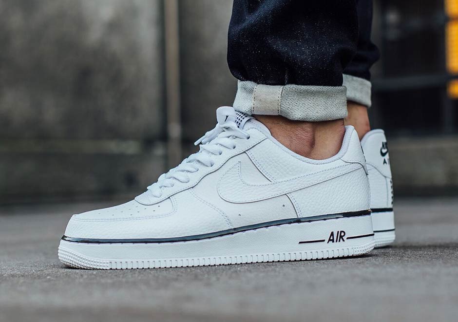 Nike Air Force 1 Low White White Black Stars 03