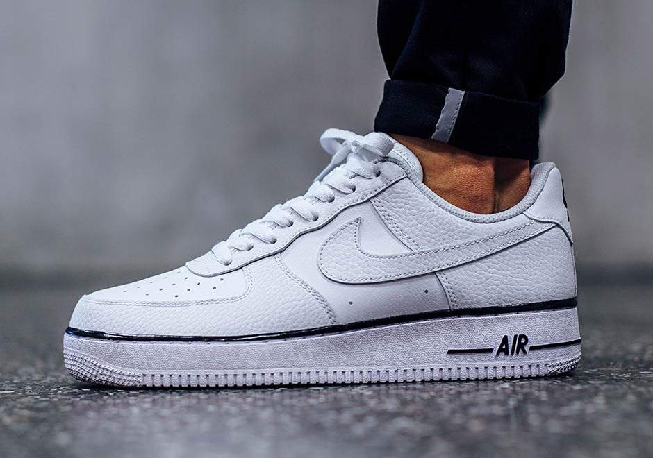 Nike Air Force 1 Low White White Black Stars 04