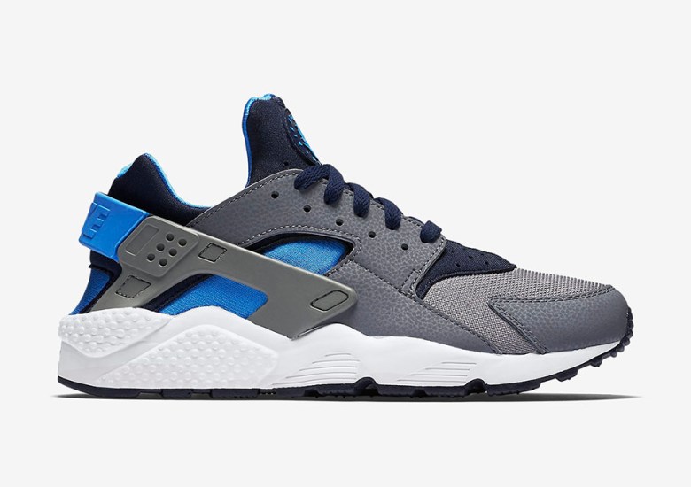 Clean Shades of Grey and Blue Combine on a New Nike Air Huarache