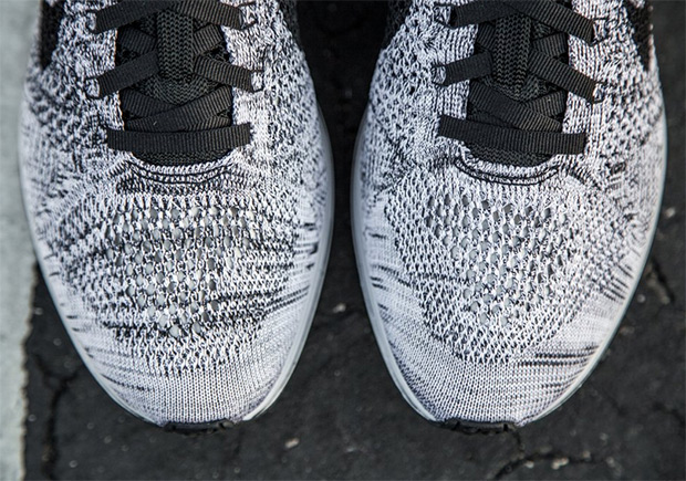 Nike Flyknit Racer Oreo Restock 1