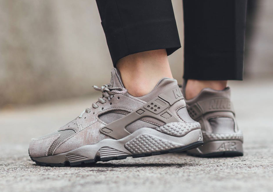 Nike Releases An Awesome "Iron" Huarache