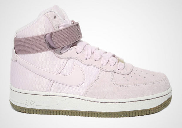 Nike Air Force 1 High "Bleached Lilac"