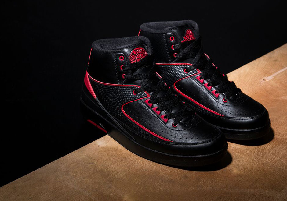 Air Jordan 2 Alternate 834274 001 02