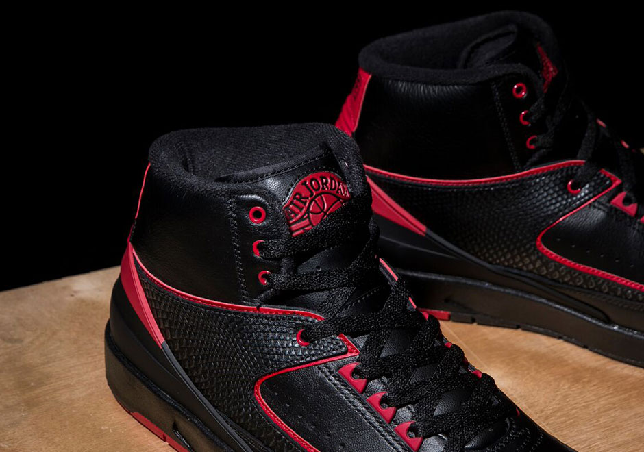 Air Jordan 2 Alternate 834274 001 04