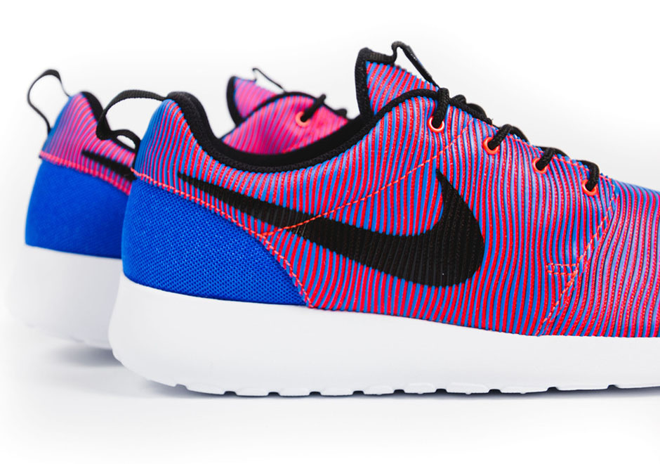 Nike Roshe Run Premium Plus Stripes Racer Blue Bright Crimson 3