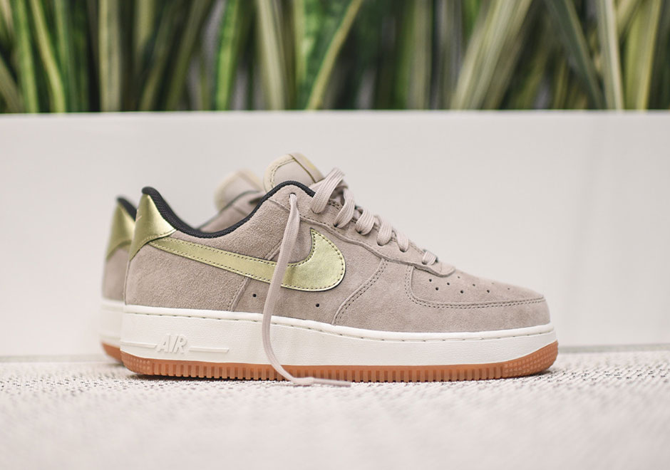 Nike Womens Air Force 1 Low String Metallic Nk818595 200 01