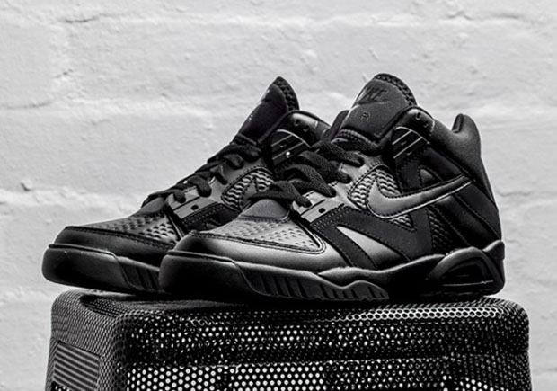 Nike Air Tech Challenge III "Triple Black"