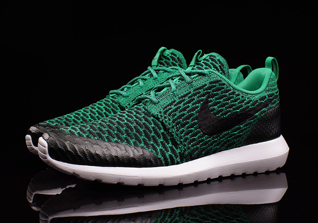 Nike Flyknit Roshe Run "Lucid Green"