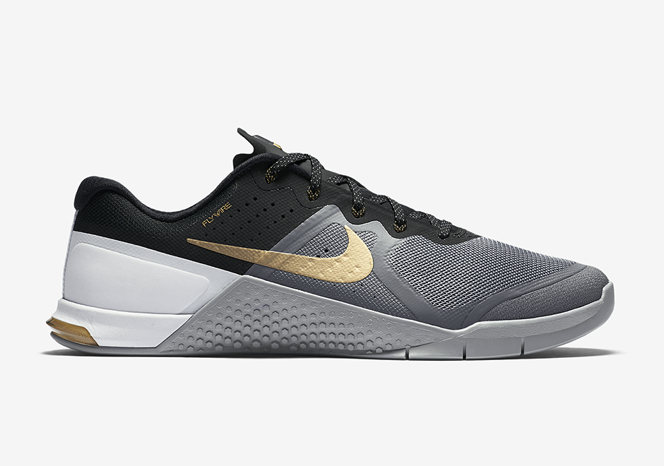 Nike Metcon 2 Cool Grey Gold 2