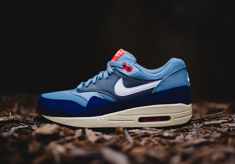 Nike Wmns Air Max 1 Blue Grey White Crimson 02