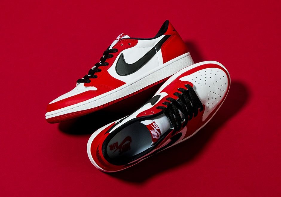 Air Jordan 1 Low Og Chicago Detailed Look 01