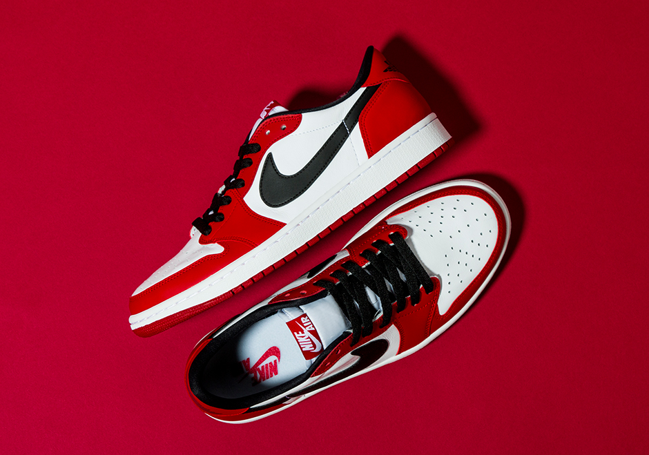 Air Jordan 1 Low Og Chicago Detailed Look 02