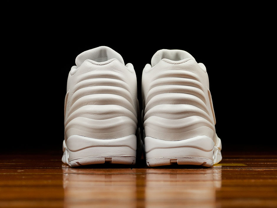 All White Nike Entertrainer 03