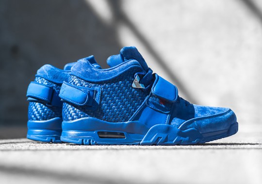 Victor Cruz’s New York Giants Themed Signature Shoe Releases Tomorrow