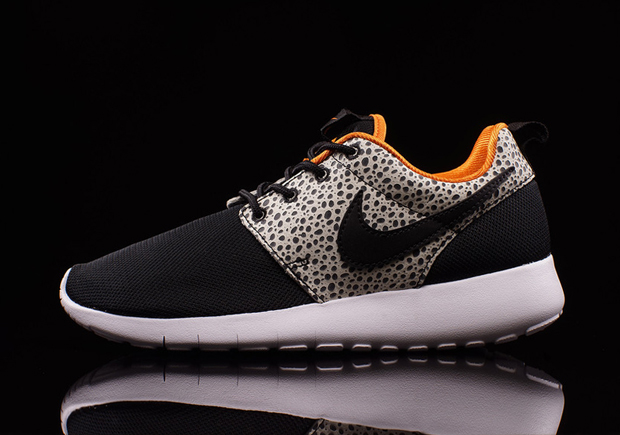 Nike Roshe One Safari 02