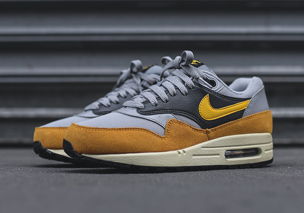 Nike Wmns Air Max 1 Wolf Grey Gold Leaf 2