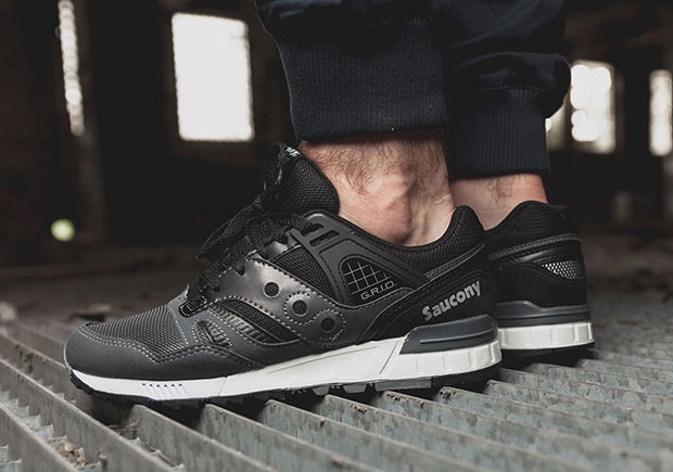 The Saucony Grid SD Is Back In "Black Shadow"