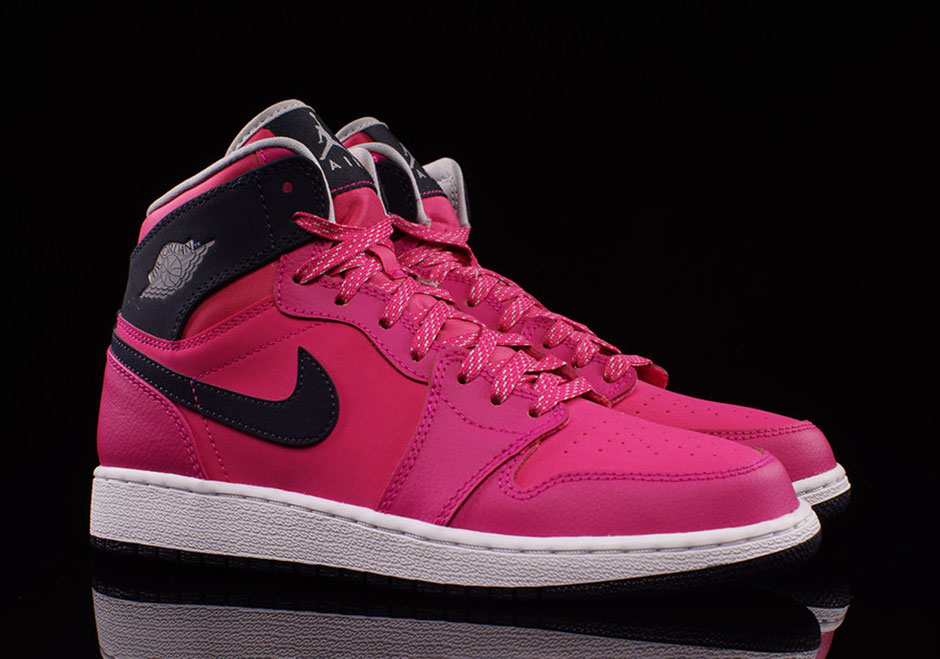 Air Jordan 1 High Girls Vivid Pink Pack 01