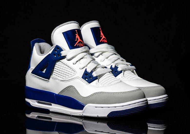 This “Knicks” Themed Air Jordan 4 GS Hits Retailers Tomorrow