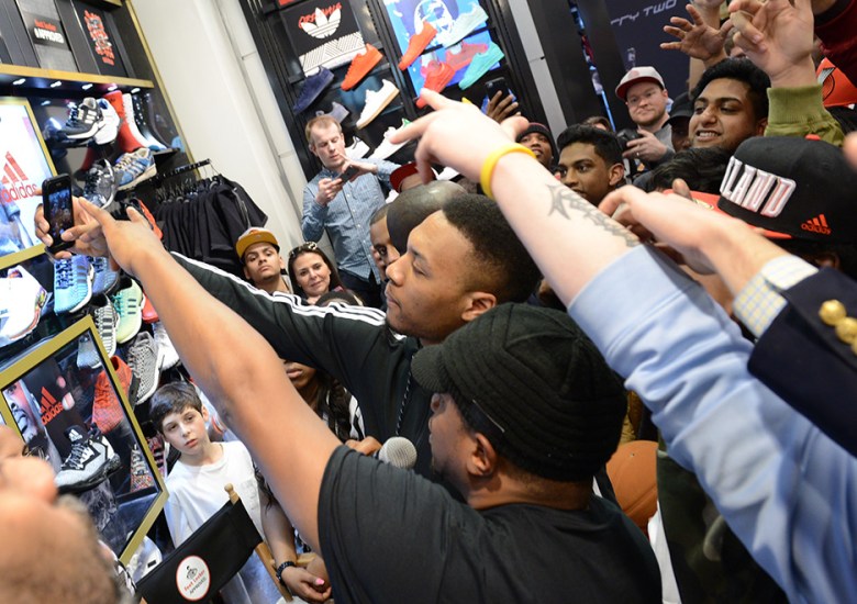 Damian Lillard Gave Away Over 200 Pairs Of D Lillard 2s At Foot Locker 34th St.