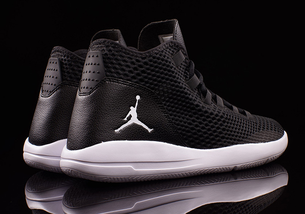 Jordan Reveal Black 3