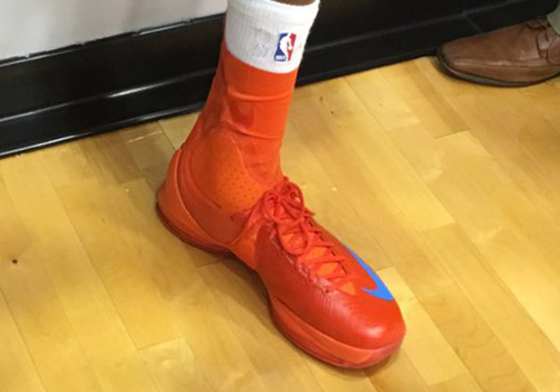 Kevin Durant's Nike KD 8 Elite "Creamsicle"