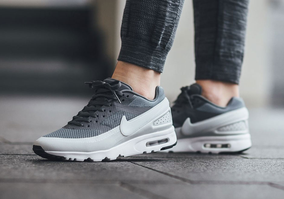 Nike Air Classic Bw For Wmns 05