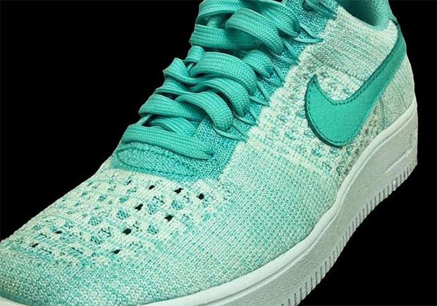 Nike Air Force 1 Low Flyknit Green Glow 01