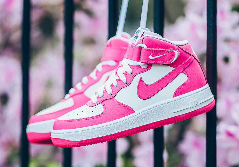 Nike Air Force 1 Mid GS "Hyper Pink"