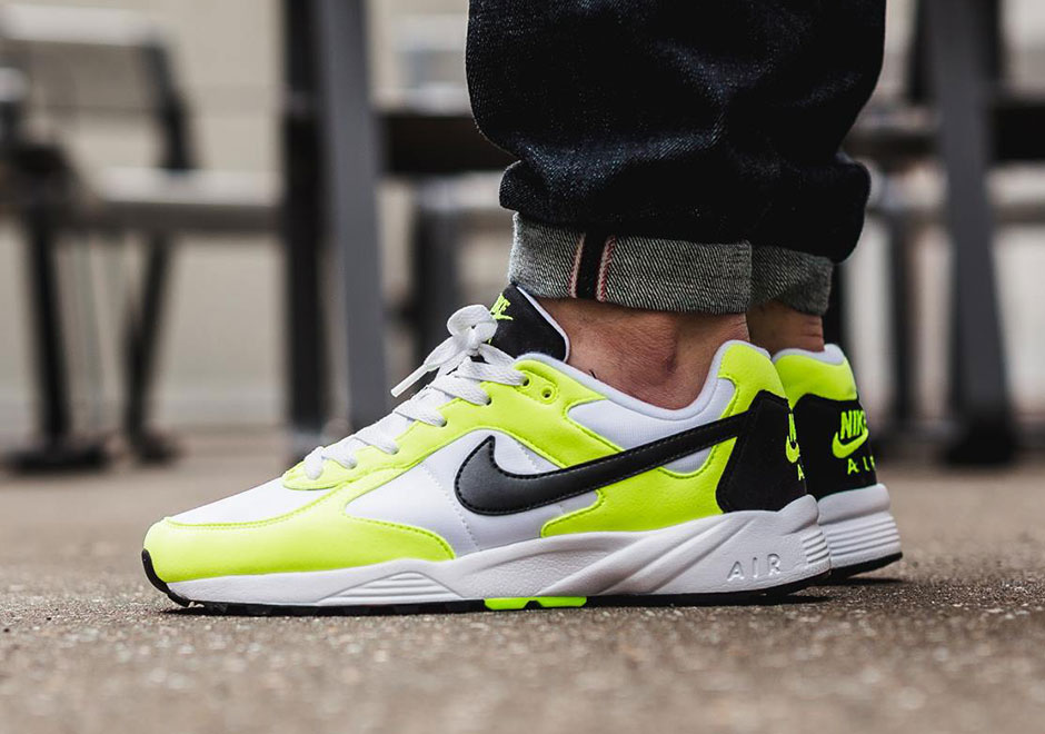 Nike Air Icarus Retro Volt Black White 01