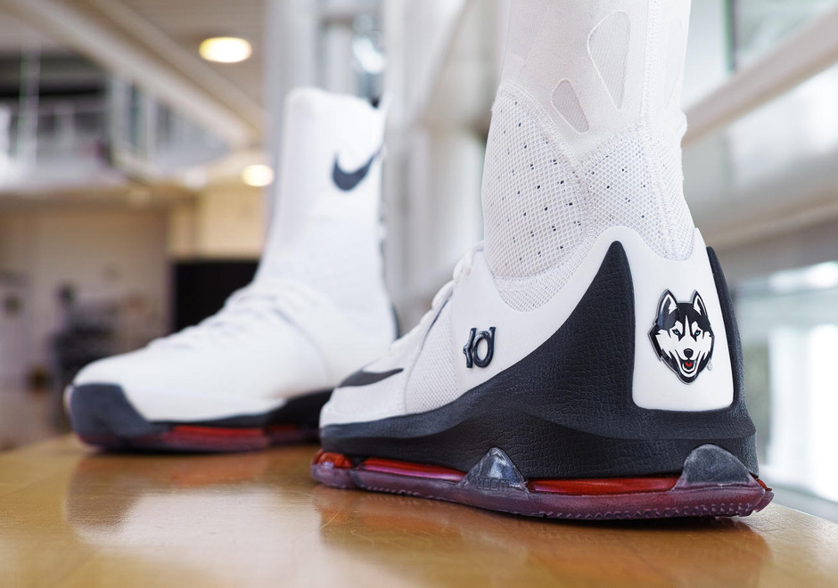 Nike Kd 8 Elite Uconn Huskies Pe 01