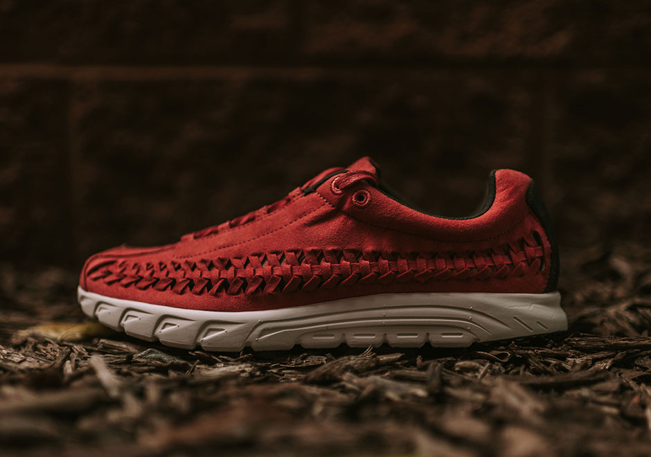 Nike Mayfly Woven Terra Red 1