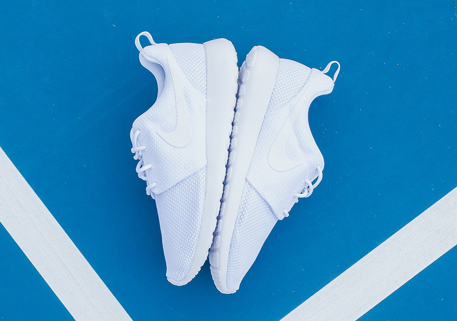 Nike Roshe Run Triple White 03