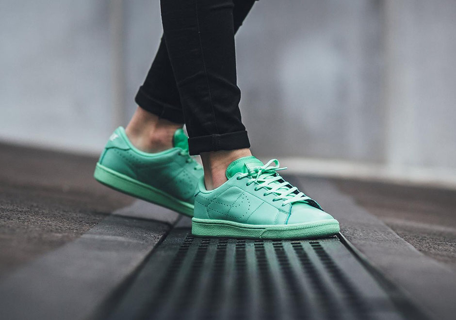 Nike Tennis Classic Gs Green Glow 3