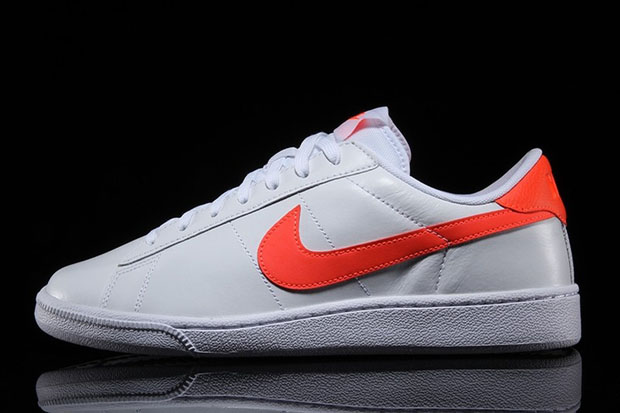 Nike Tennis Classic Total Crimson 02