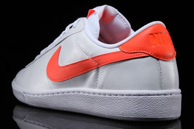 Nike Tennis Classic Total Crimson 04