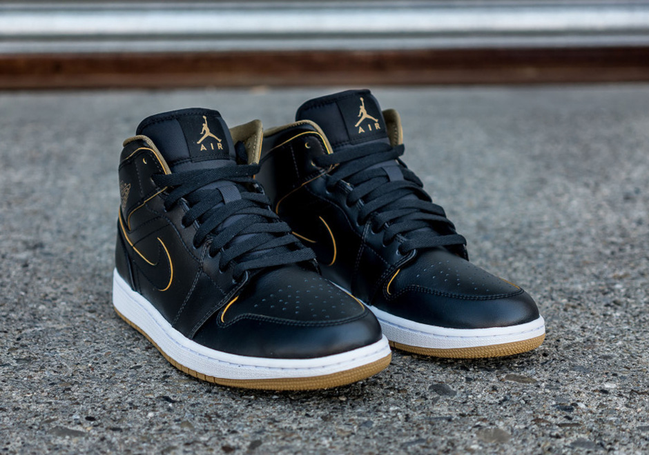 Air Jordan 1 Mid Black Gold Gum Family Size Run 05