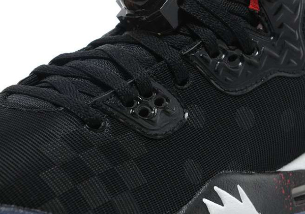 Jordan Spike 40 Junior Bred Details 04