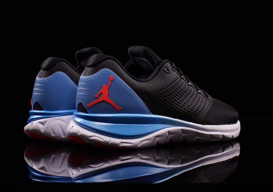 Jordan Trainer St Black Infrared University Blue 2